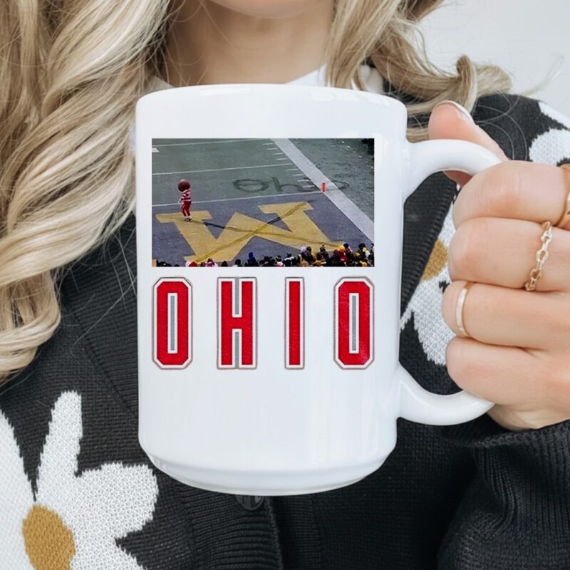 Brutus Ohio State Buckeyes football vs Michigan Wolverines snow fan_Mug