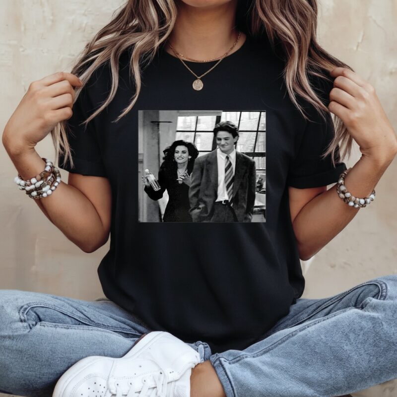 Chandler Bing and Courteney Cox Friends graphic 90s sitcom TV show vintage_Ladies T-Shirt