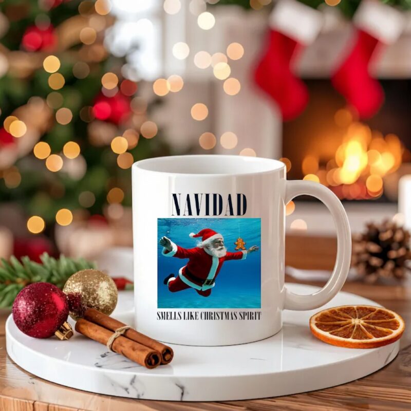Navidad Smells Like Christmas Spirit Santa Claus underwater_Ceramic Mug