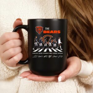 Chicago Bears NFL player cross the road signature_Ceramic Mug