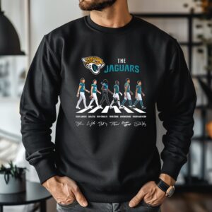 Jacksonville Jaguars NFL player cross the road signature_Crewneck Sweatshirt
