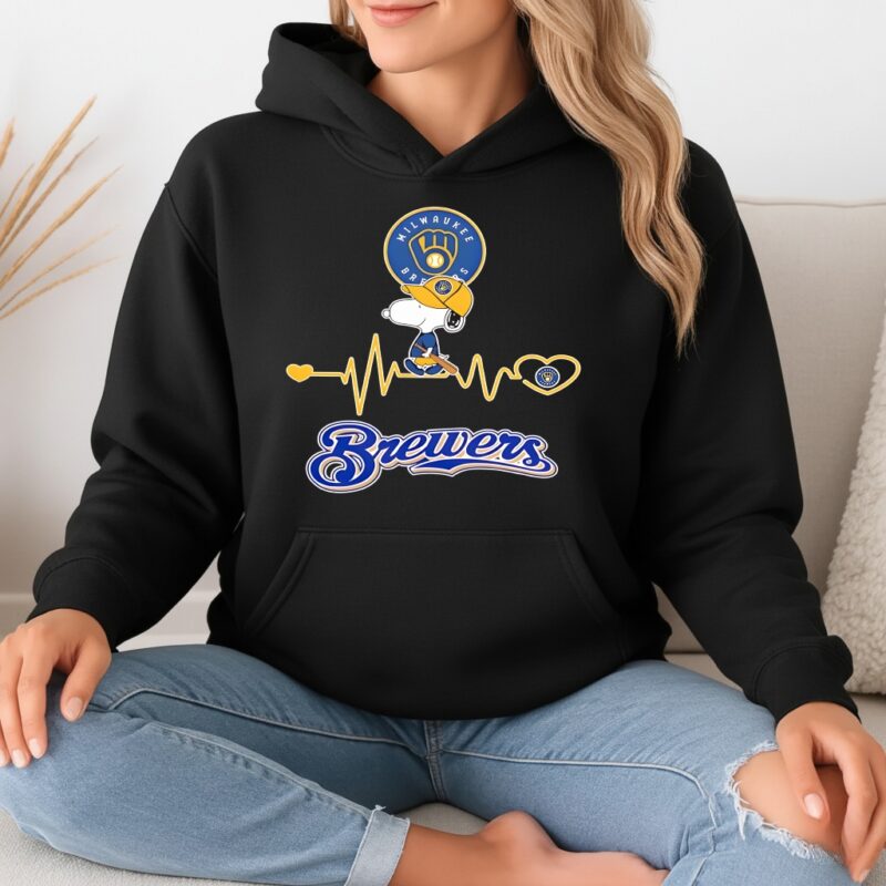 Milwaukee Brewers Peanuts Snoopy in heartbeat_Hoodie